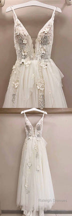 Long A Line Tulle V Neck Lace Applique Wedding Dress