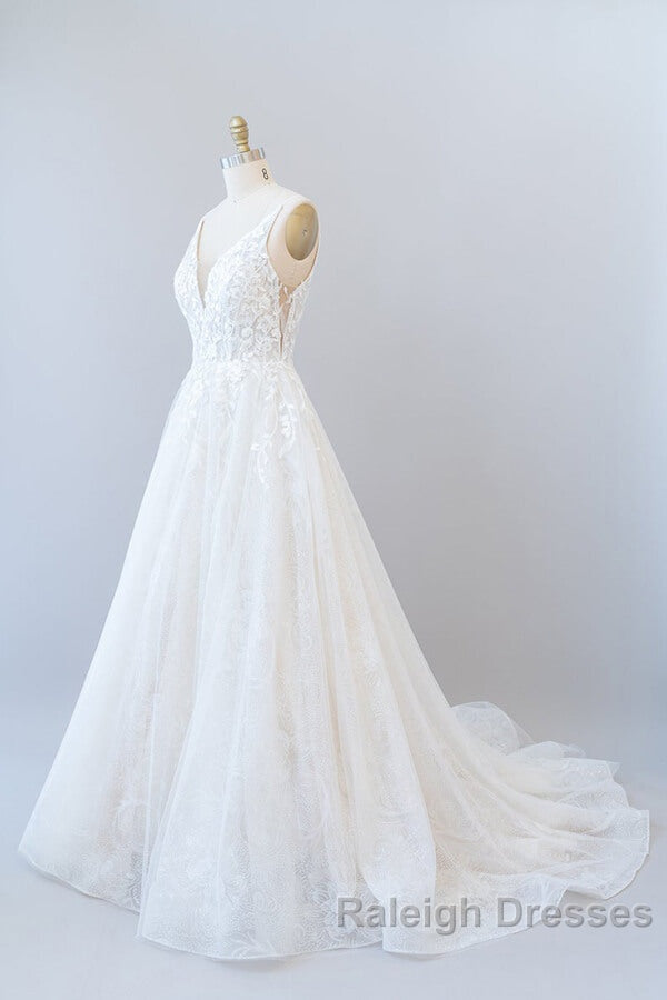 Long A Line V Neck Open Back Appliques Lace Tulle Wedding Dresses Secondary image
