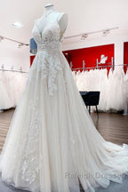 Long A Line V Neck Tulle Sleeveless Appliques Lace Backless Wedding Dresses