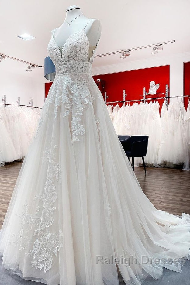 Long A Line V Neck Tulle Sleeveless Appliques Lace Backless Wedding Dresses