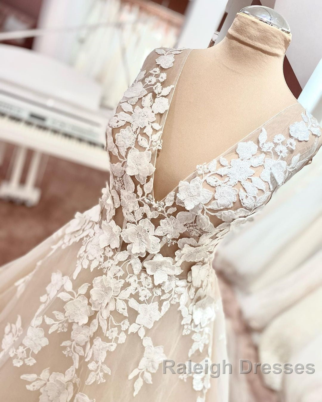 Long A-Line V-neck Wide Straps Backless Appliques Lace Tulle Wedding Dress