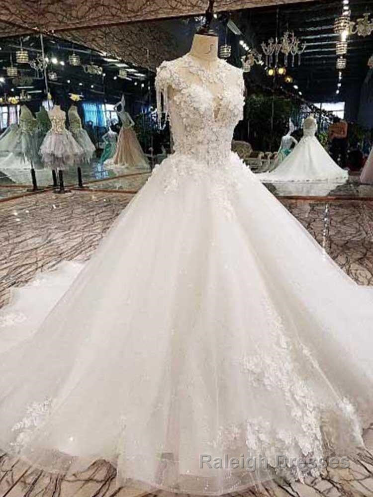 Long Ball Gown Sweetheart Appliques Tulle Wedding Dresses Main image