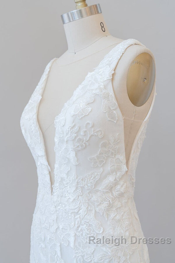 Long Mermaid V Neck Appliques Tulle Lace Wedding Dresses