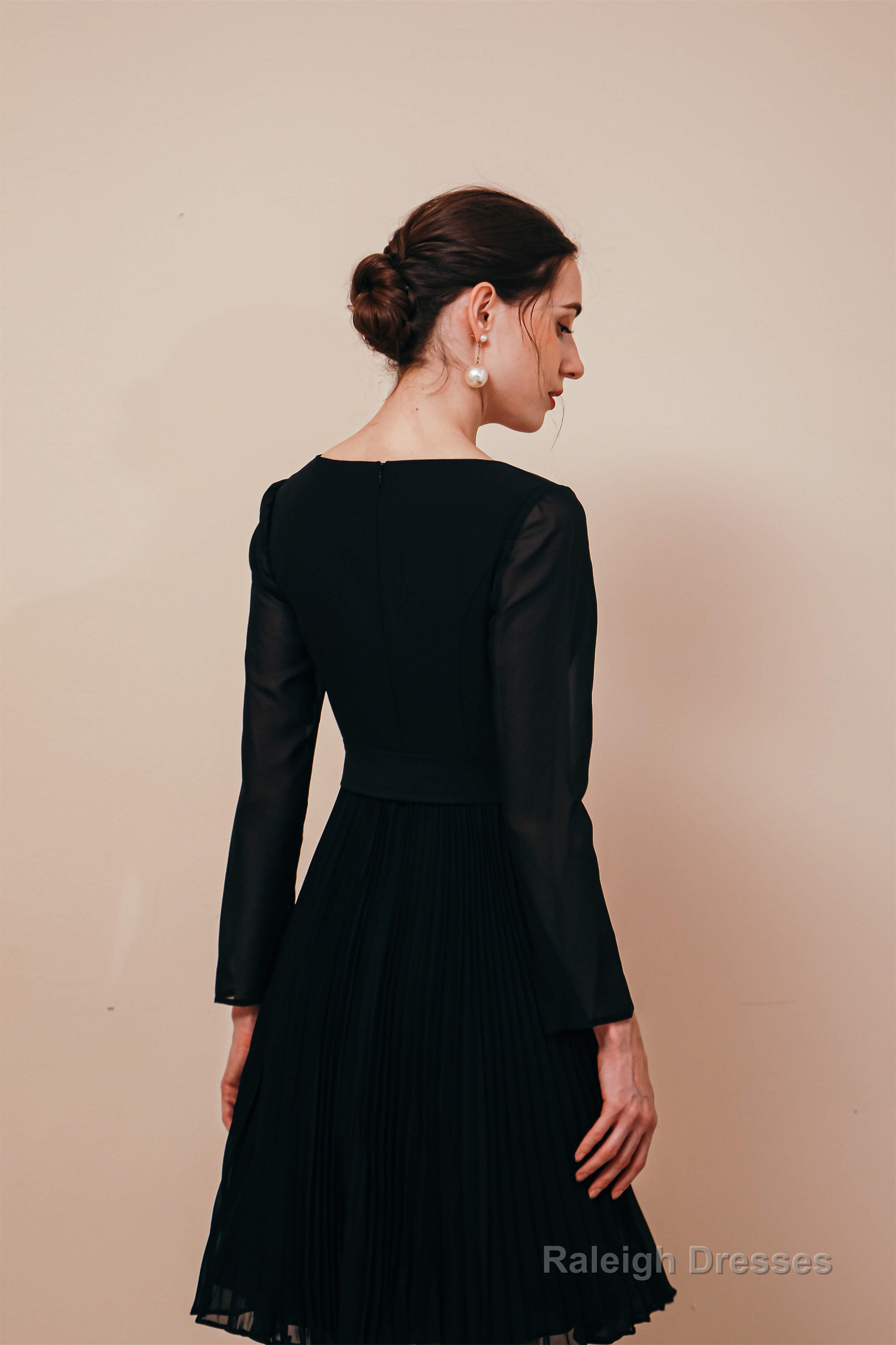 Long Sleeves Ruffles with Belt Knee Length Chiffon Prom Dresses