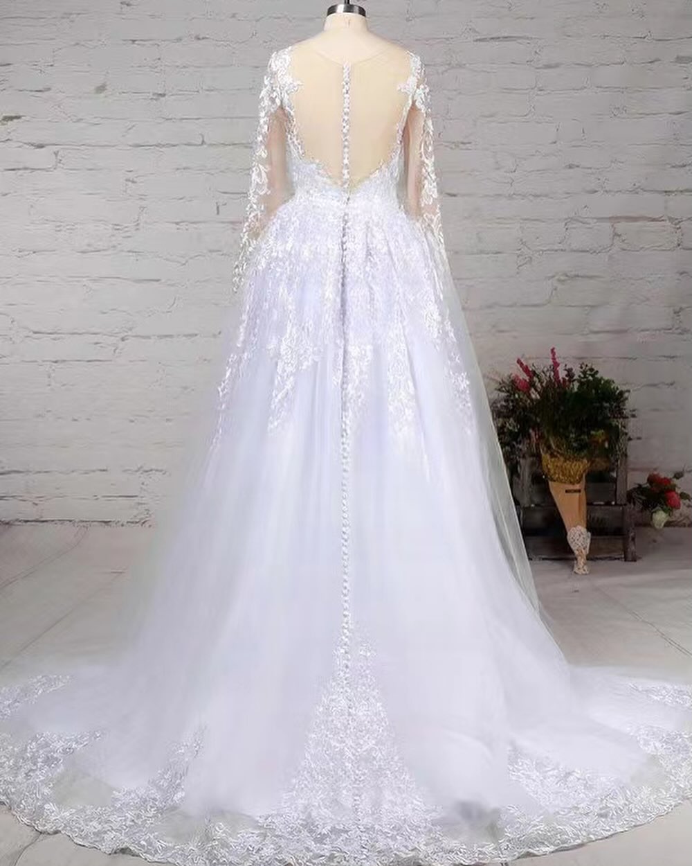 Long Sleeves Scoop Wedding Dress Princess Lace Bridal Gown Secondary image