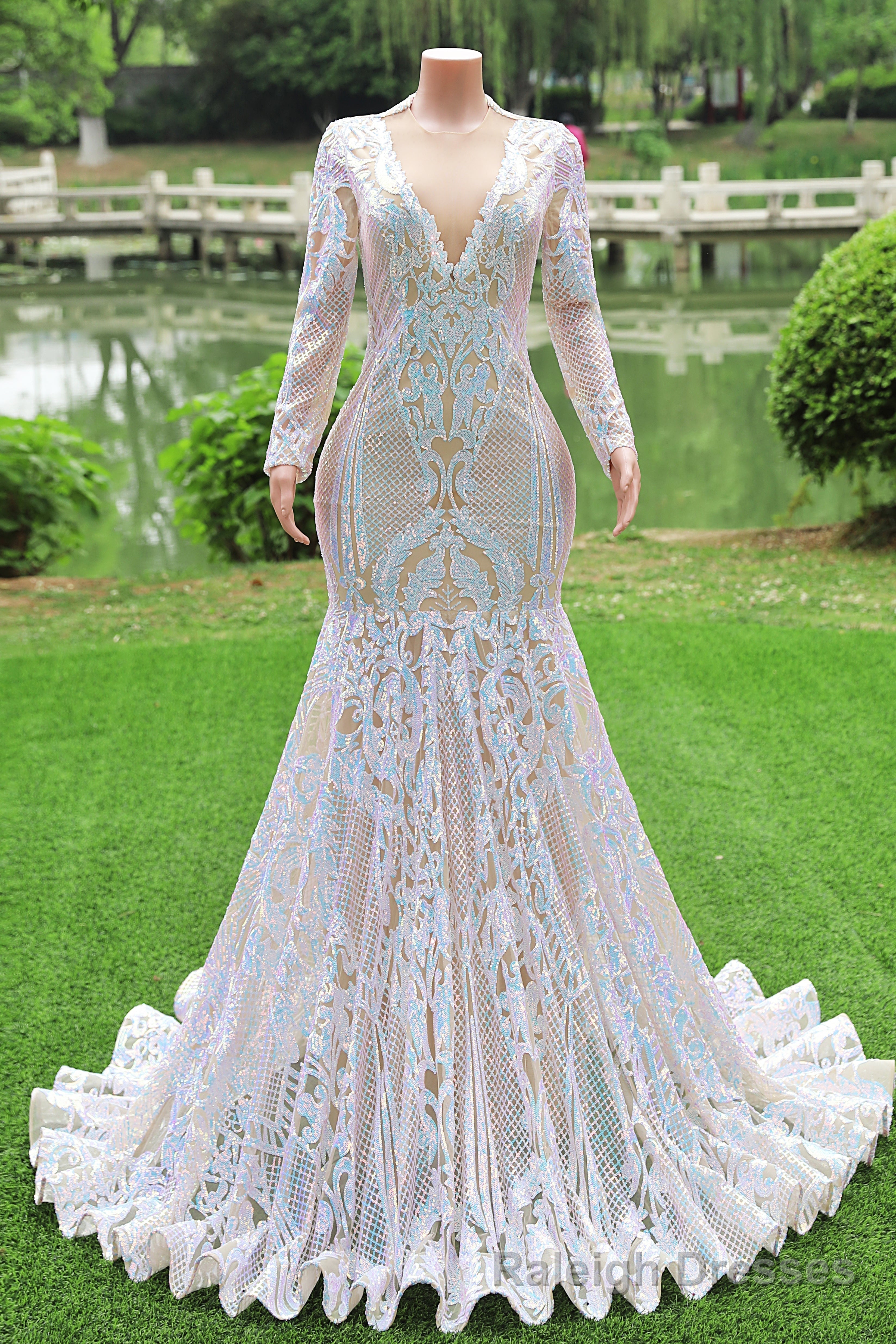 Long Sleeves Sequins Mermaid Prom Dresses Iridescent Shower Party V Neck Evening Dress Chapel Train Main image