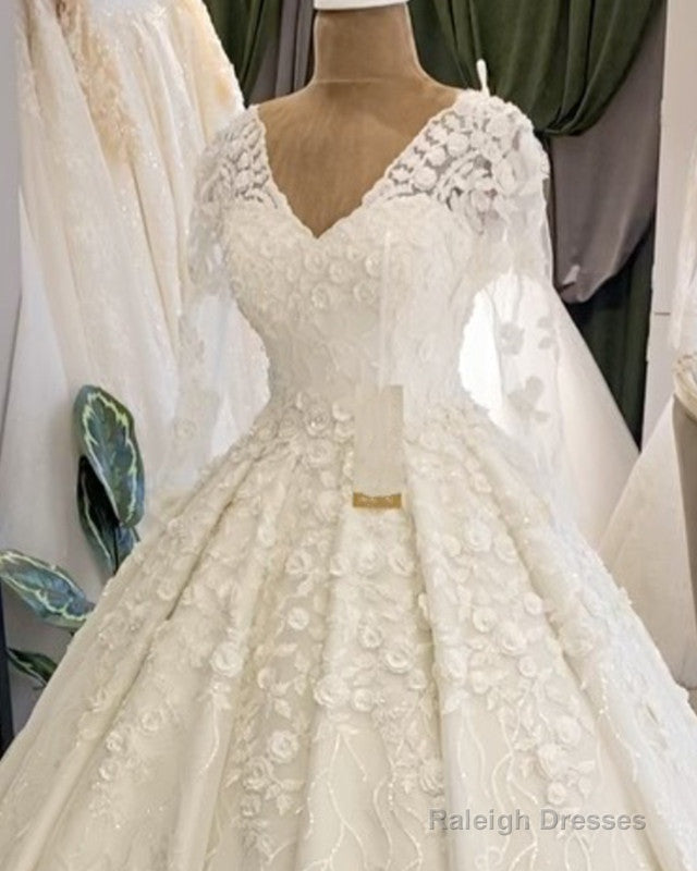 Long Sleeves Wedding Dresses V Neck Floral Lace Ball Gowns Secondary image