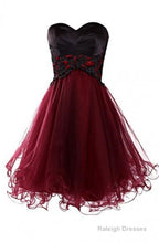 Lovely A-Line Mini Burgundy Organza Homecoming Dresses With Appliques
