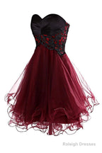 Lovely A-Line Mini Burgundy Organza Homecoming Dresses With Appliques