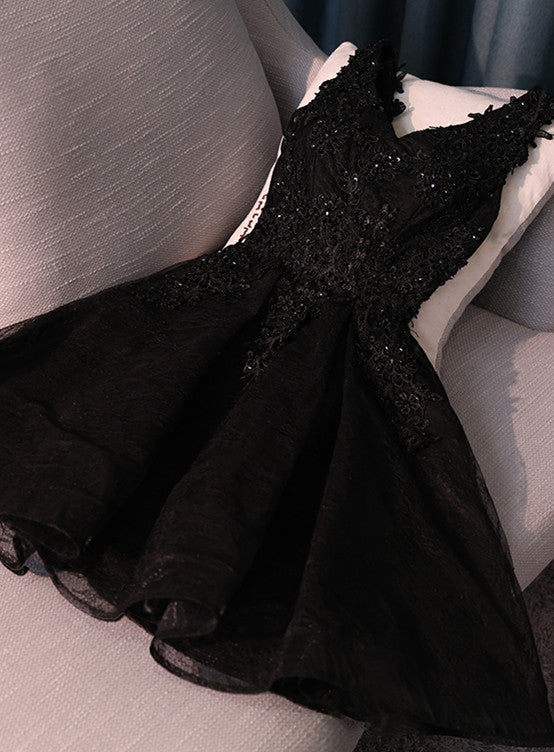Lovely Black Lace V-Neckline Short Homecoming Dresses Black Prom Dresses Main image