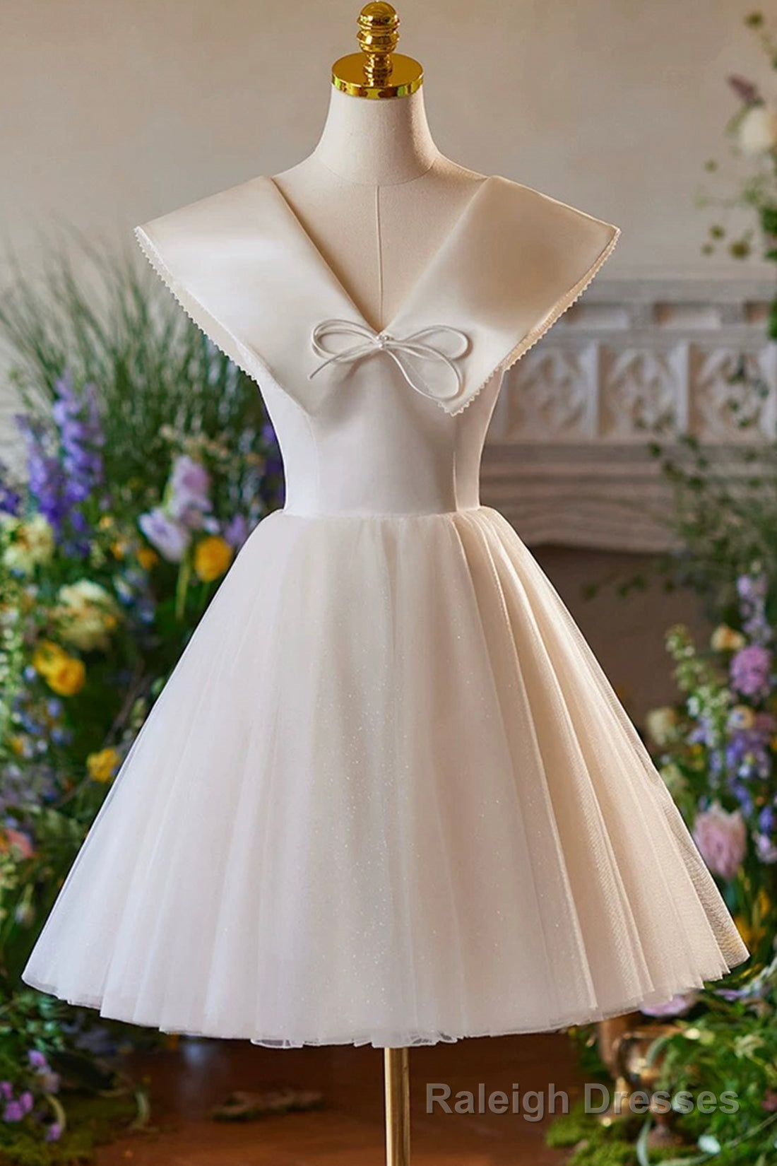Lovely Champagne Knee Length Prom Dress, A-Line V-Neck Bow Sleeveless Backless Party Dress Main image