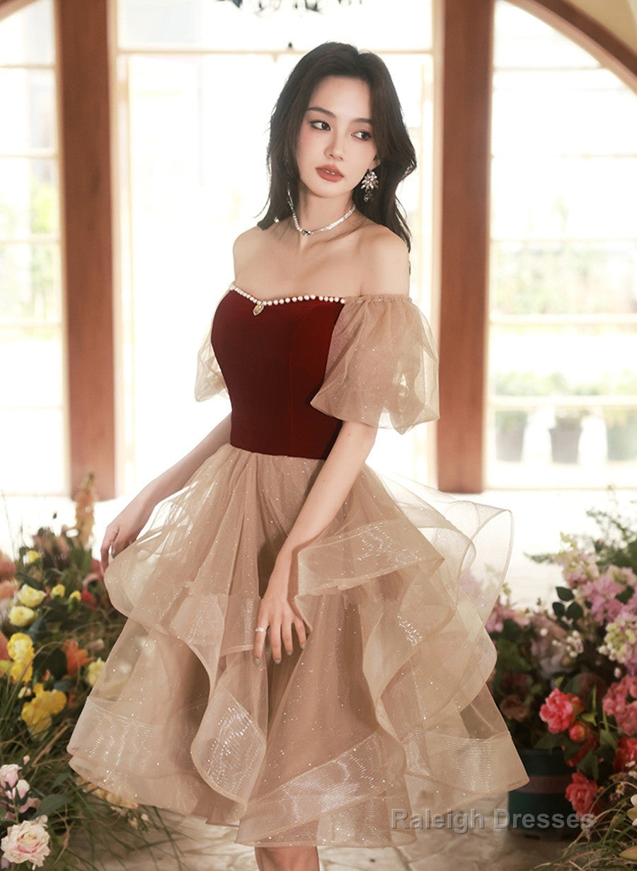 Lovely Short Sweetheart Beaded Party Dress,  Cute Short Graduation Dress Main image