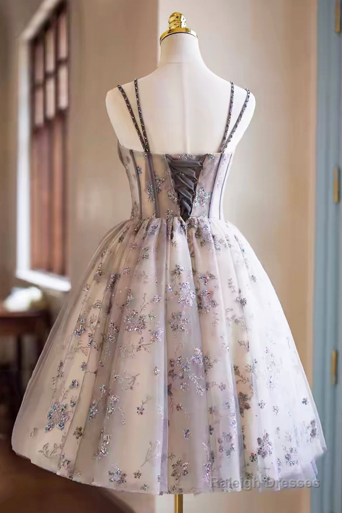 Lovely Spaghetti Strap Tulle Sequins Knee Length Prom Party Dress Secondary image