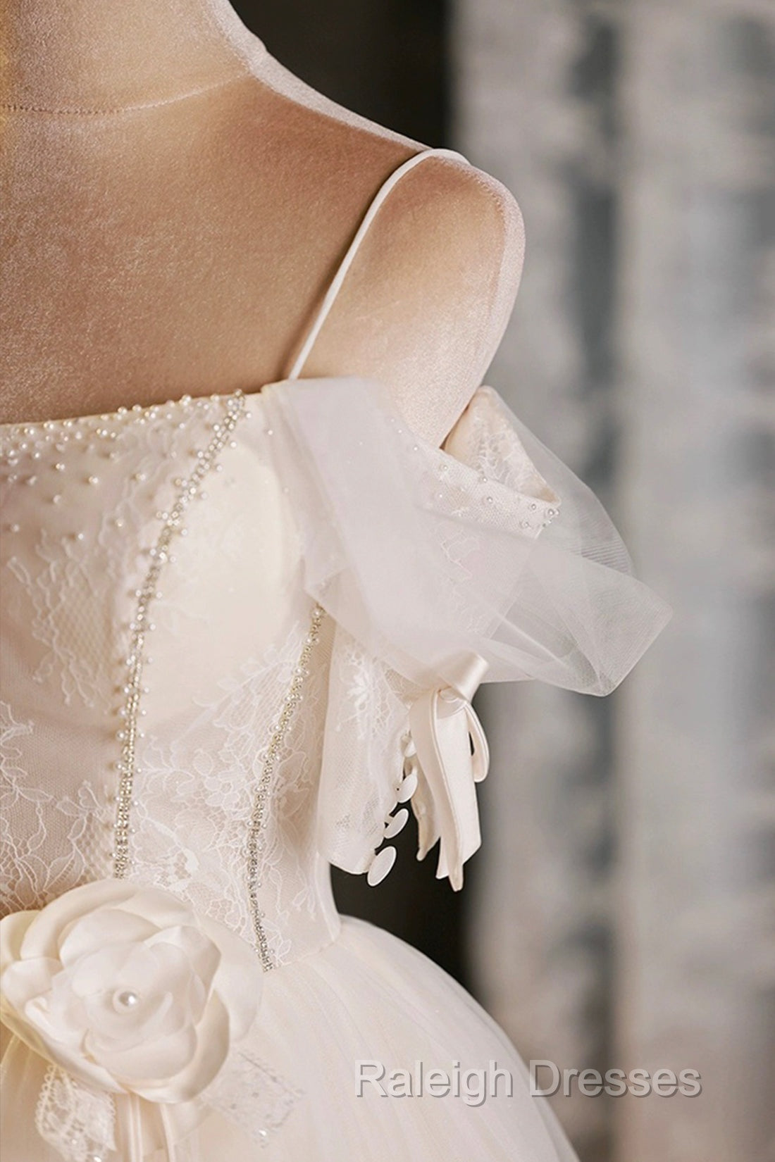 Lovely Spaghetti Strap Tulle Short Prom Dress, Light Champagne A-Line Evening Party Dress