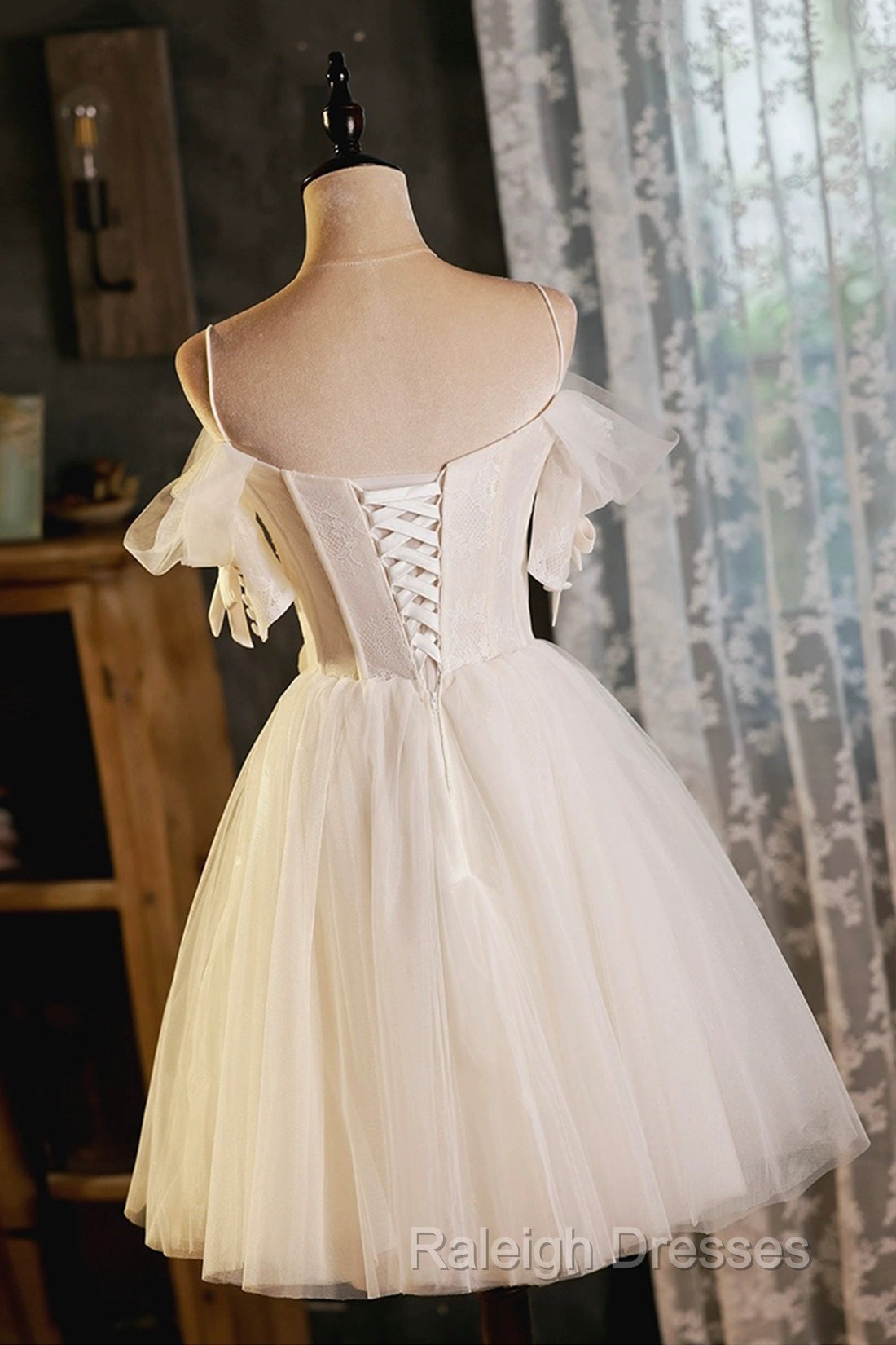 Lovely Spaghetti Strap Tulle Short Prom Dresses Light Champagne A-Line Prom Dresses