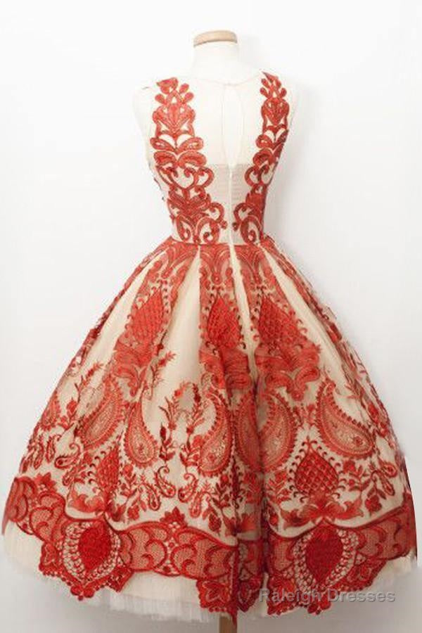 Luxious Square Knee-Length A-Line Homecoming Dresses With Red Lace