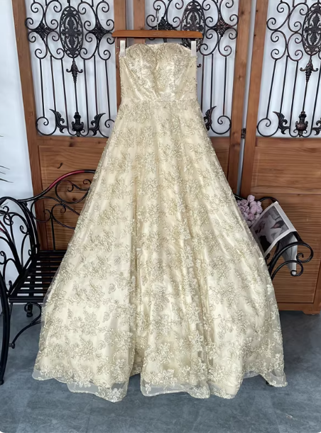 Luxurious Champagne Gold A-Line Strapless Embroidered Lace Tulle Long Formal Prom Dress