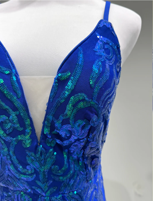 Luxurious Royal Blue Mermaid V-Neck Sequined Long Formal Prom Dress