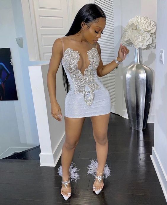 Luxurious Sequins Beaded Short Homecoming Dress Main image
