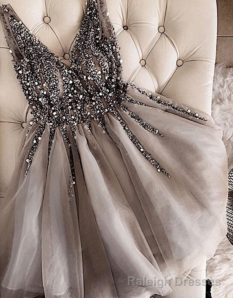 Luxurious Sequins Beaded V Neck Tulle Homecoming Dresses Short Prom Dress Main image
