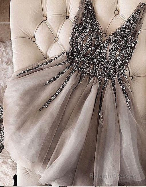 Luxurious Sequins Beaded V-Neck Tulle Short Gray Homecoming Dresses
