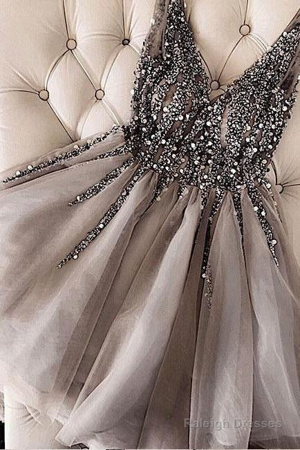 Luxurious Sequins Beaded V-Neck Tulle Short Gray Homecoming Dresses