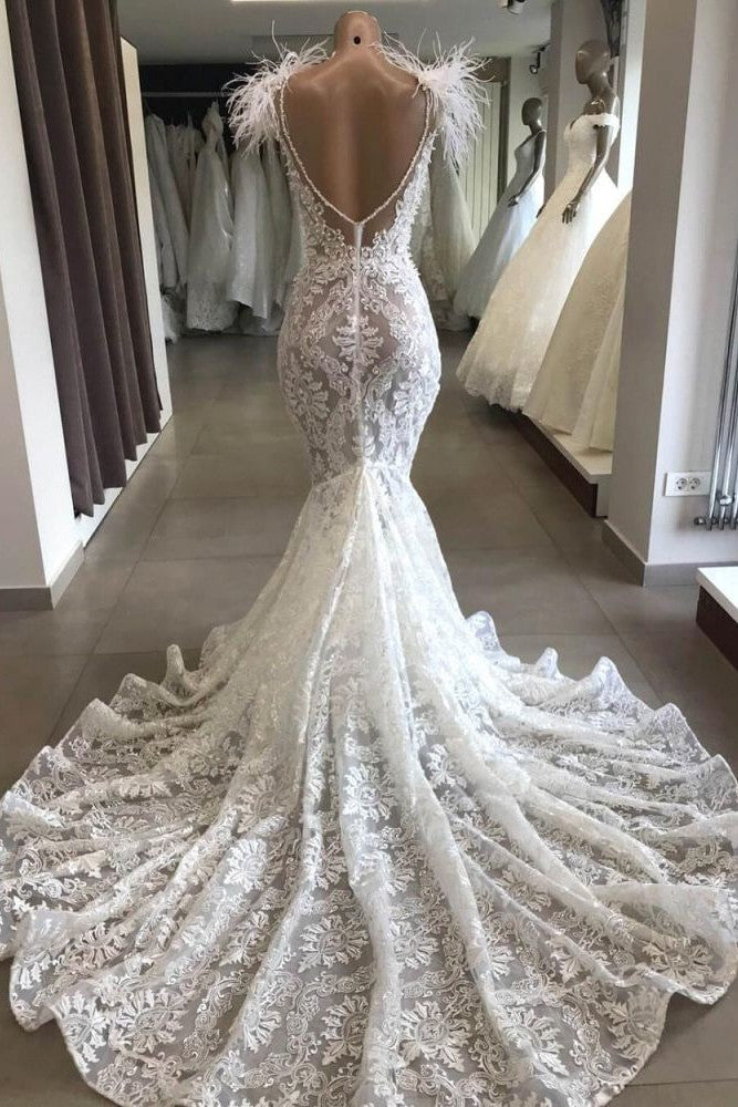 Luxurious White Hollow Sweetheart Open Back Lace Long Wedding Dress With Fur Neckline