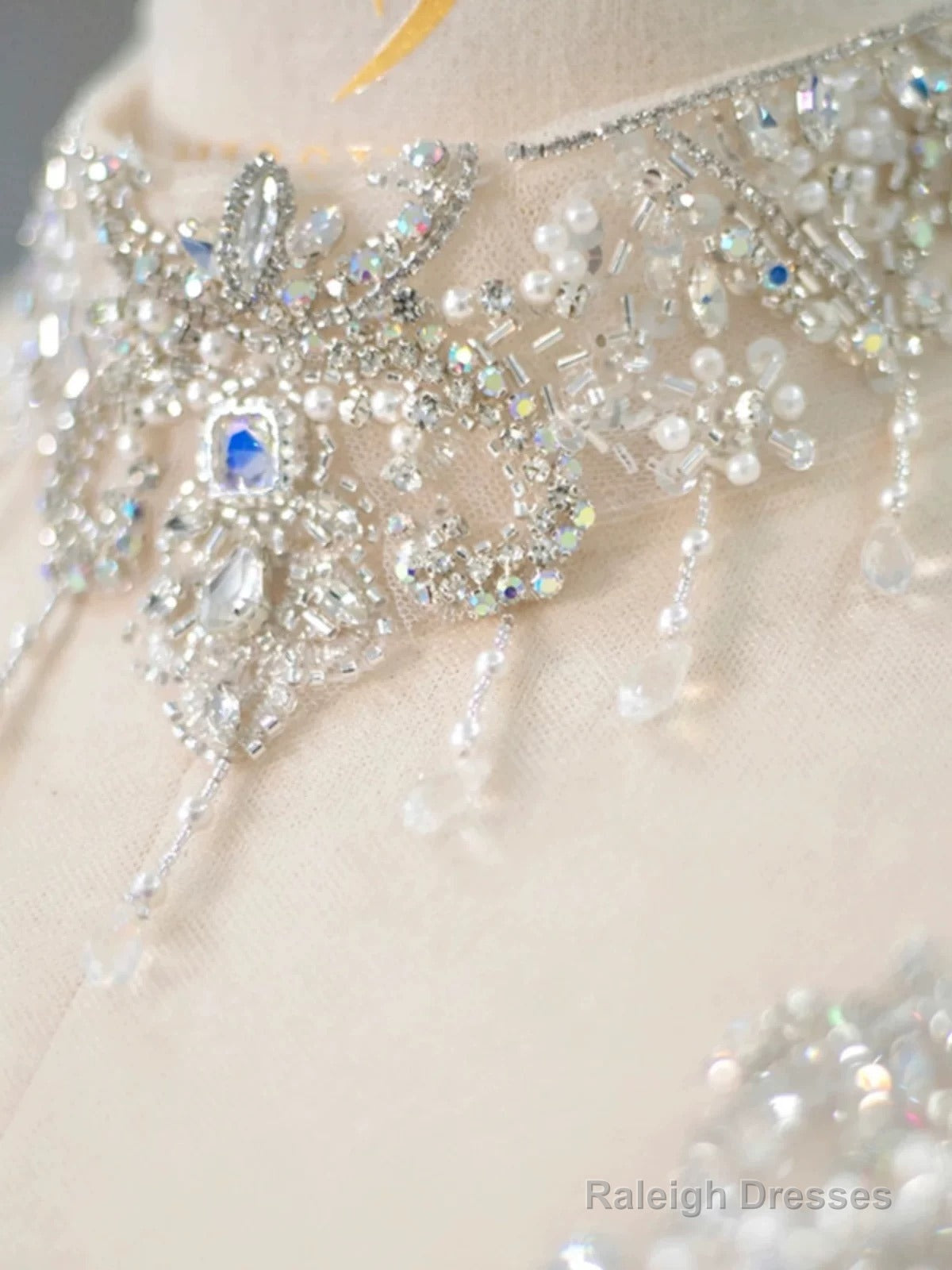 Luxury Ball Gown Off The Shoulder Short Sleeves Sequin White Wedding Dresses Brides Dress