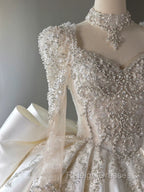 Luxury Ball Gowns Sweetheart Neckline Long Sleeves Sequin White Wedding Dresses Brides Dress