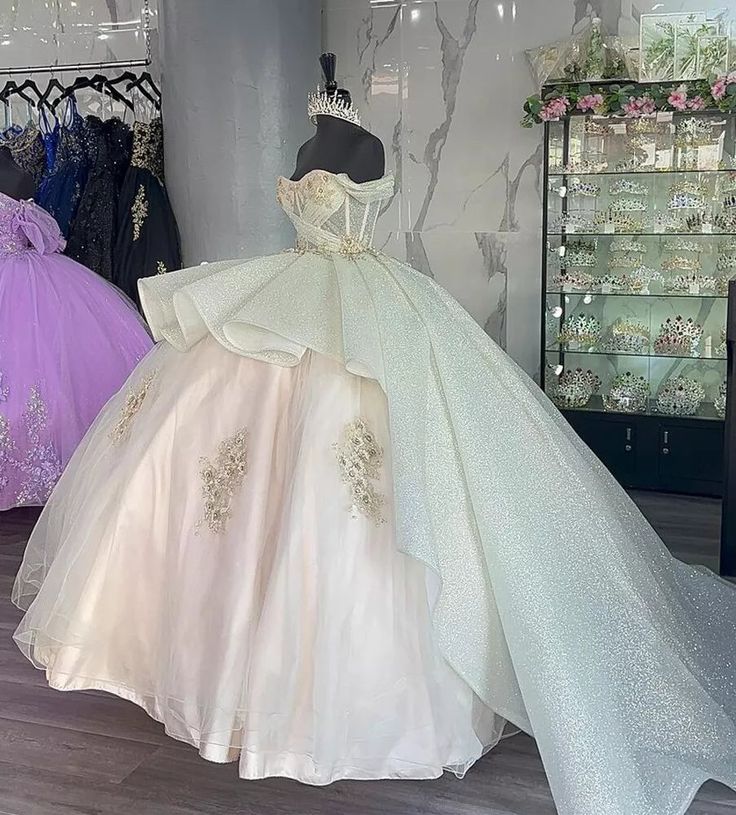 Luxury Quinceanera Dress Applique Corset Ball Gowns Prom Sweet 16 Dresses