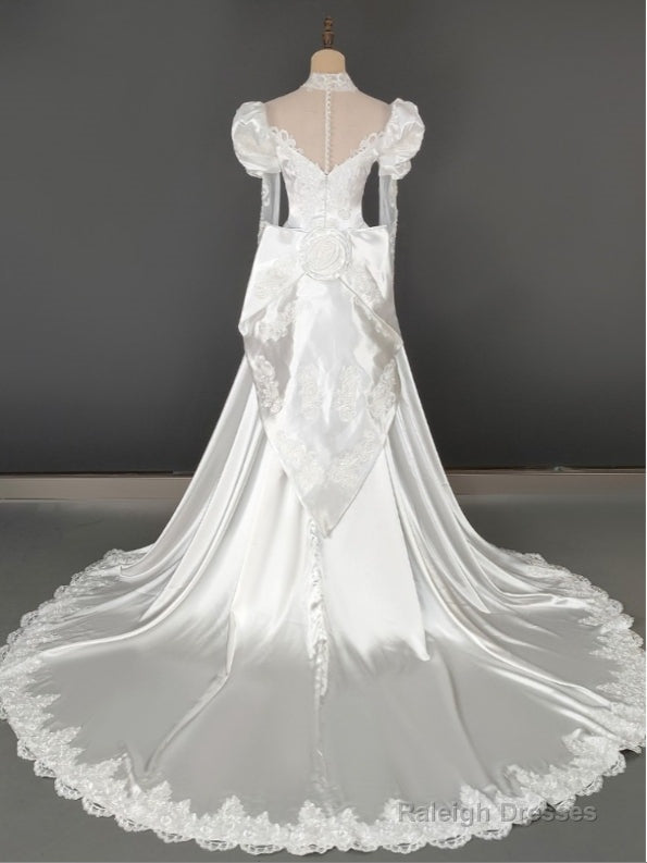 Luxury Retro Vintage Bubble Sleeved Long Train Satin Wedding Dress