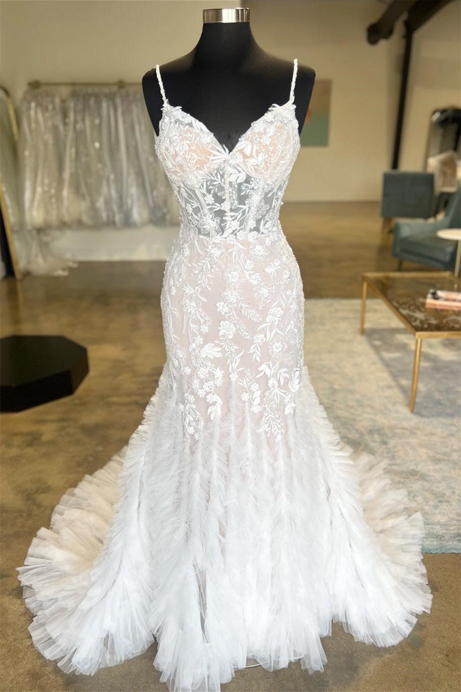 Luxury Sweetheart Sleeveless Mermaid Wedding Dresses Spaghetti-Straps Appliques Lace Open Back With Ruffles Main image