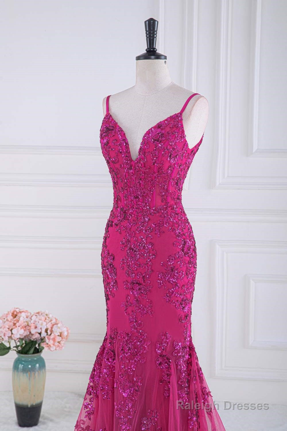 Magenta Straps V-Neck Sequin Appliques Mermaid Prom Dress