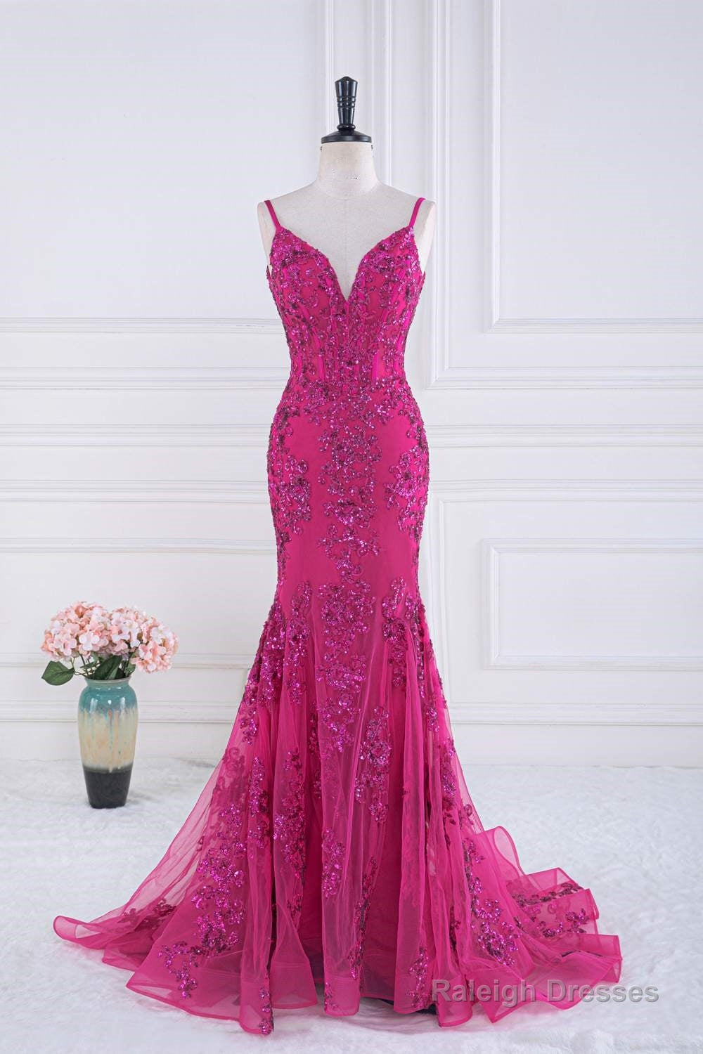 Magenta Straps V-Neck Sequin Appliques Mermaid Prom Dress Main image