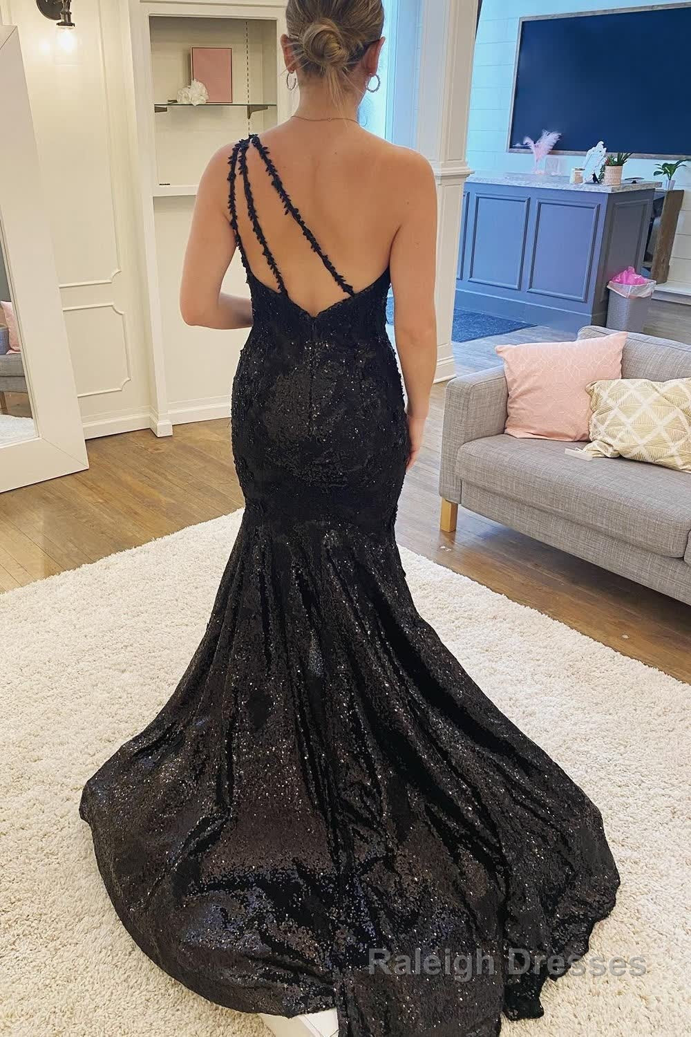 Mermaid One Shoulder Black Sequins Long Prom Dress with Split Front Secondary image