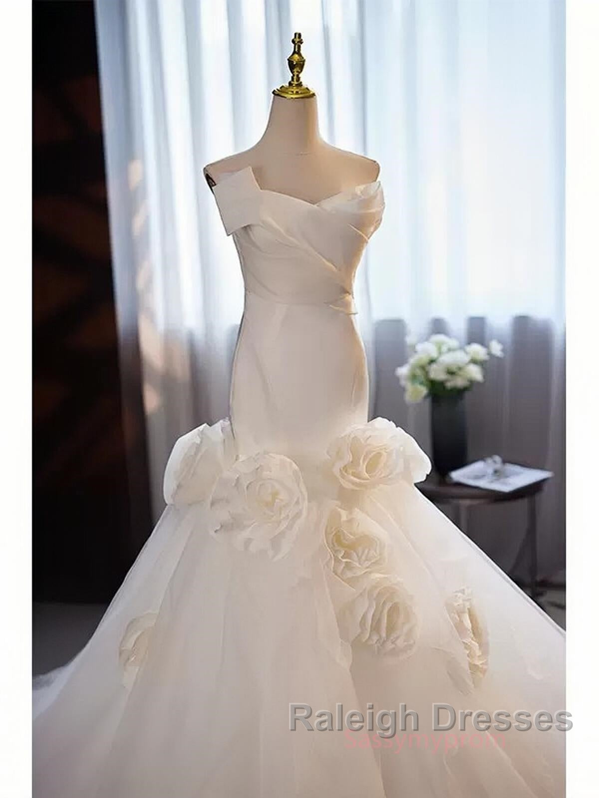 Mermaid Satin & Tulle Flowers Pleats Wedding Dresses