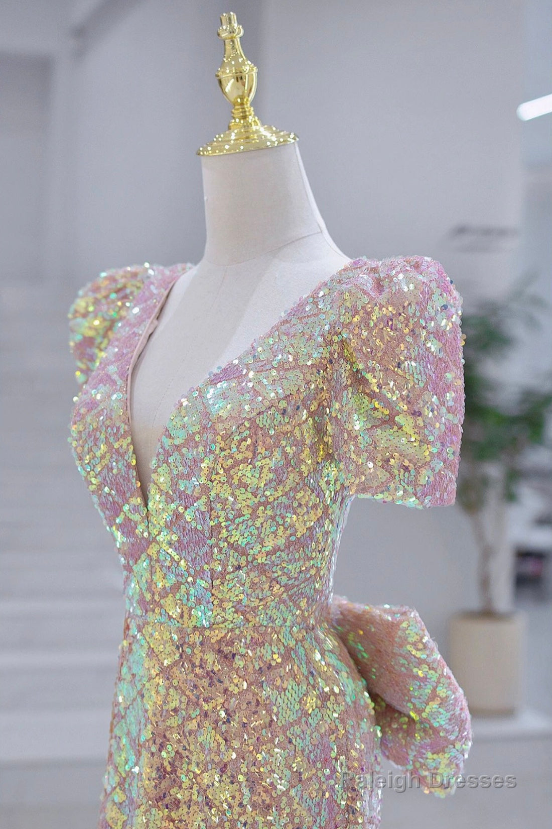 Mermaid Sequins Long Prom Dresses V-Neck Short Sleeve Prom Dresses