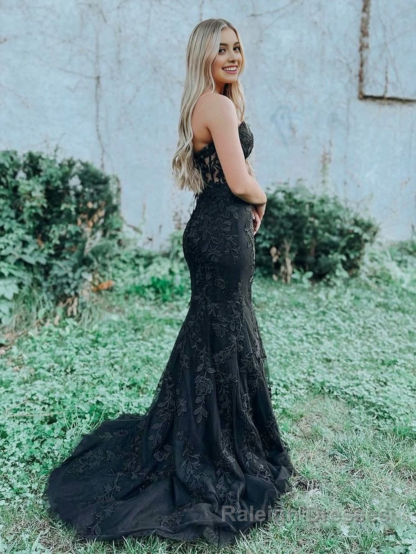 Mermaid Sweetheart Neck Lace Long Prom Dress With Appliques