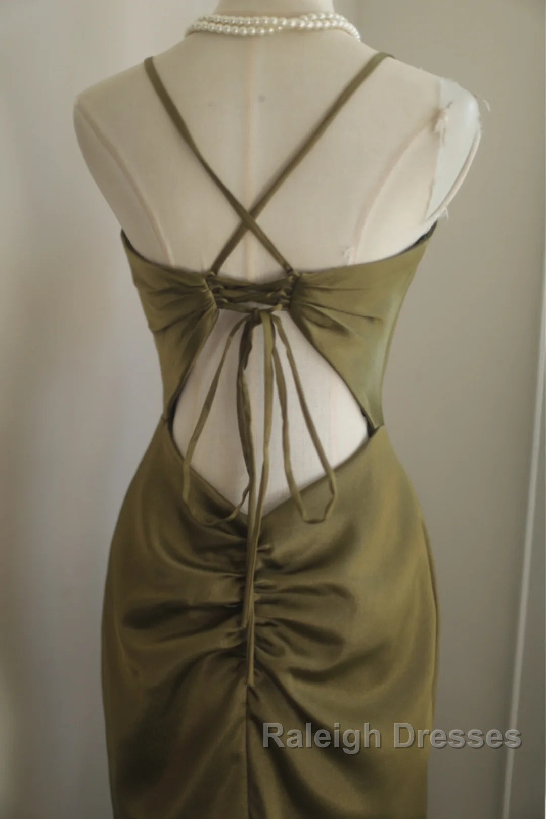 Mermaid V-Neck Satin Prom Dresses Long Elegant Spaghetti Strap Prom Dresses