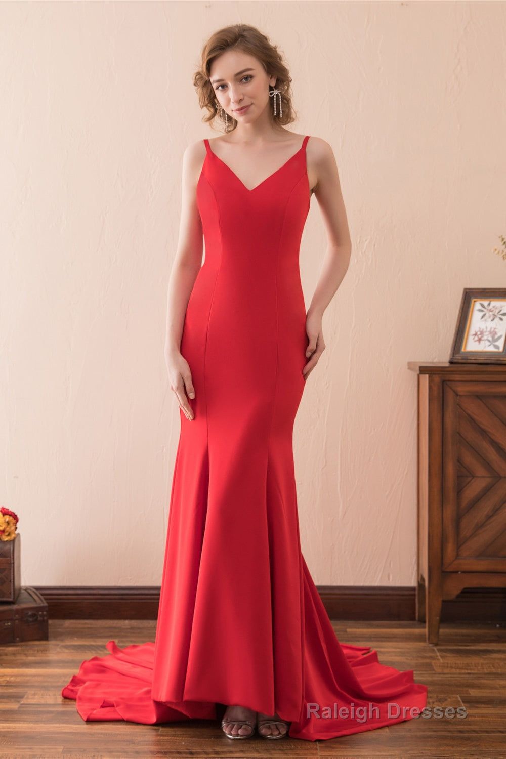 Mermaid V-Neck Spaghetti Straps Red Satin Prom Dresses Main image