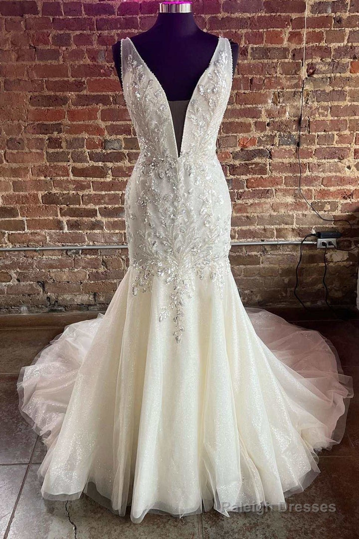 Mermaid White Tulle Lace Plunge V Long Wedding Dresses Open Back