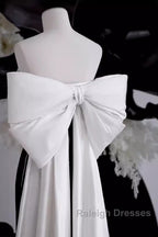 Modest A Line Strapless Long Sleeveless Satin Black Prom Dresses