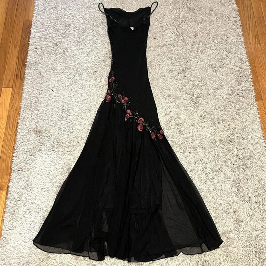 Modest Black Prom Dress Long With Flowers 22Th Birthday Outfits