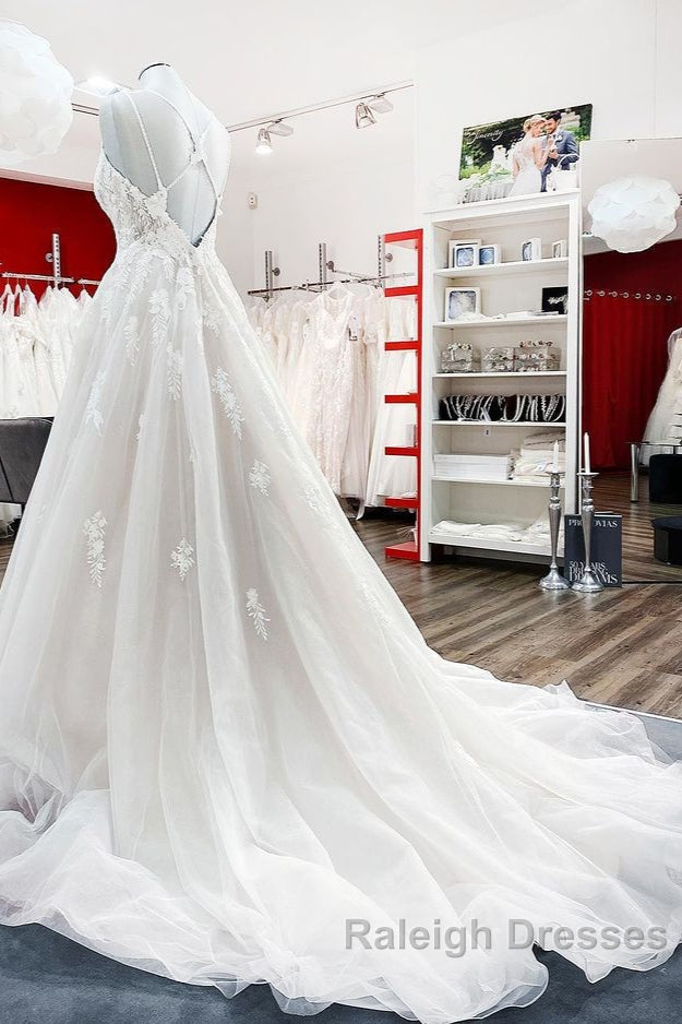 Modest Long Princess V Neck Tulle Spaghetti Straps Wedding Dresses with Lace