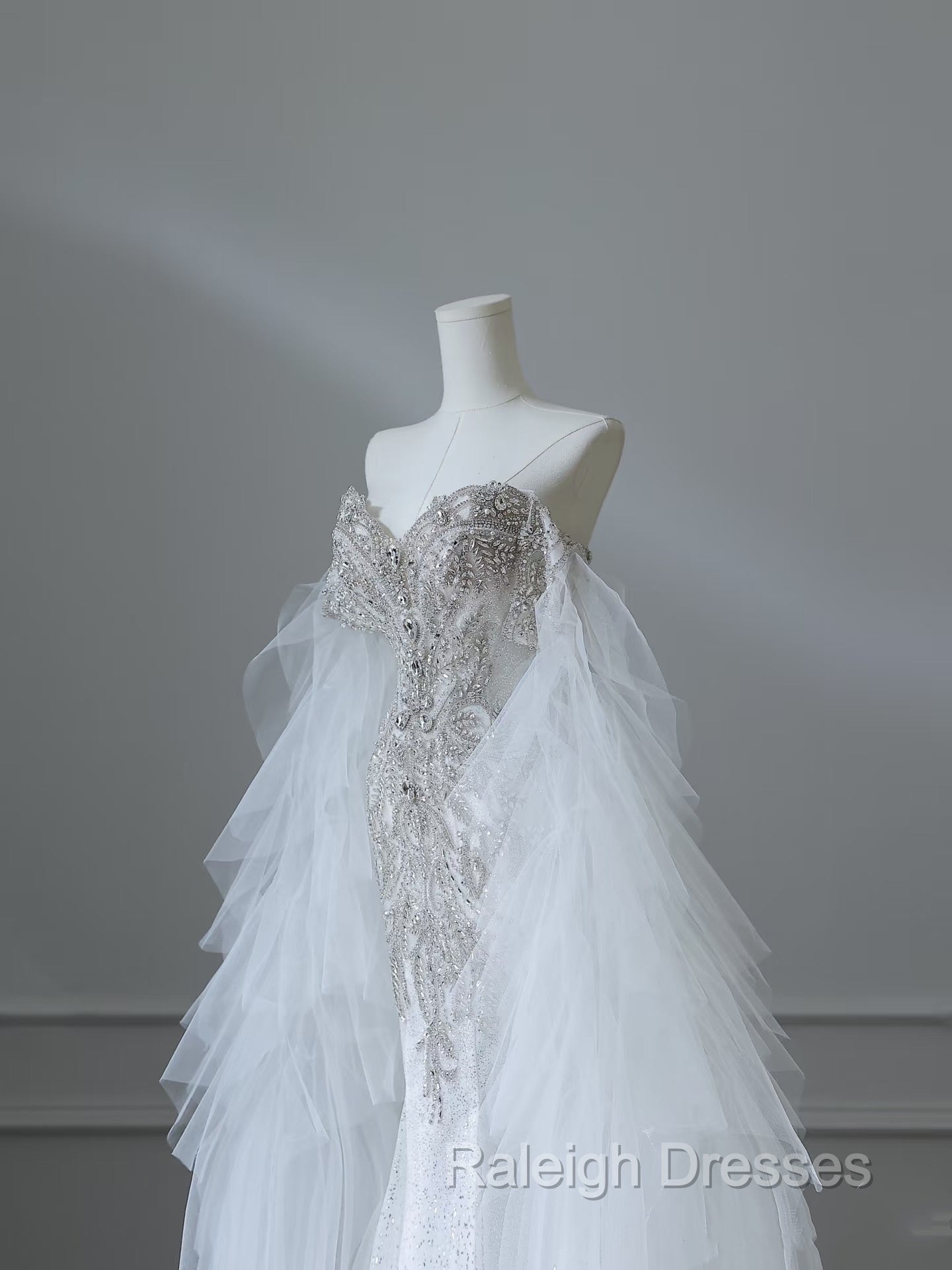 Modest Mermaid Off The Shoulder White Tulle Long Wedding Dress Brides Dresses