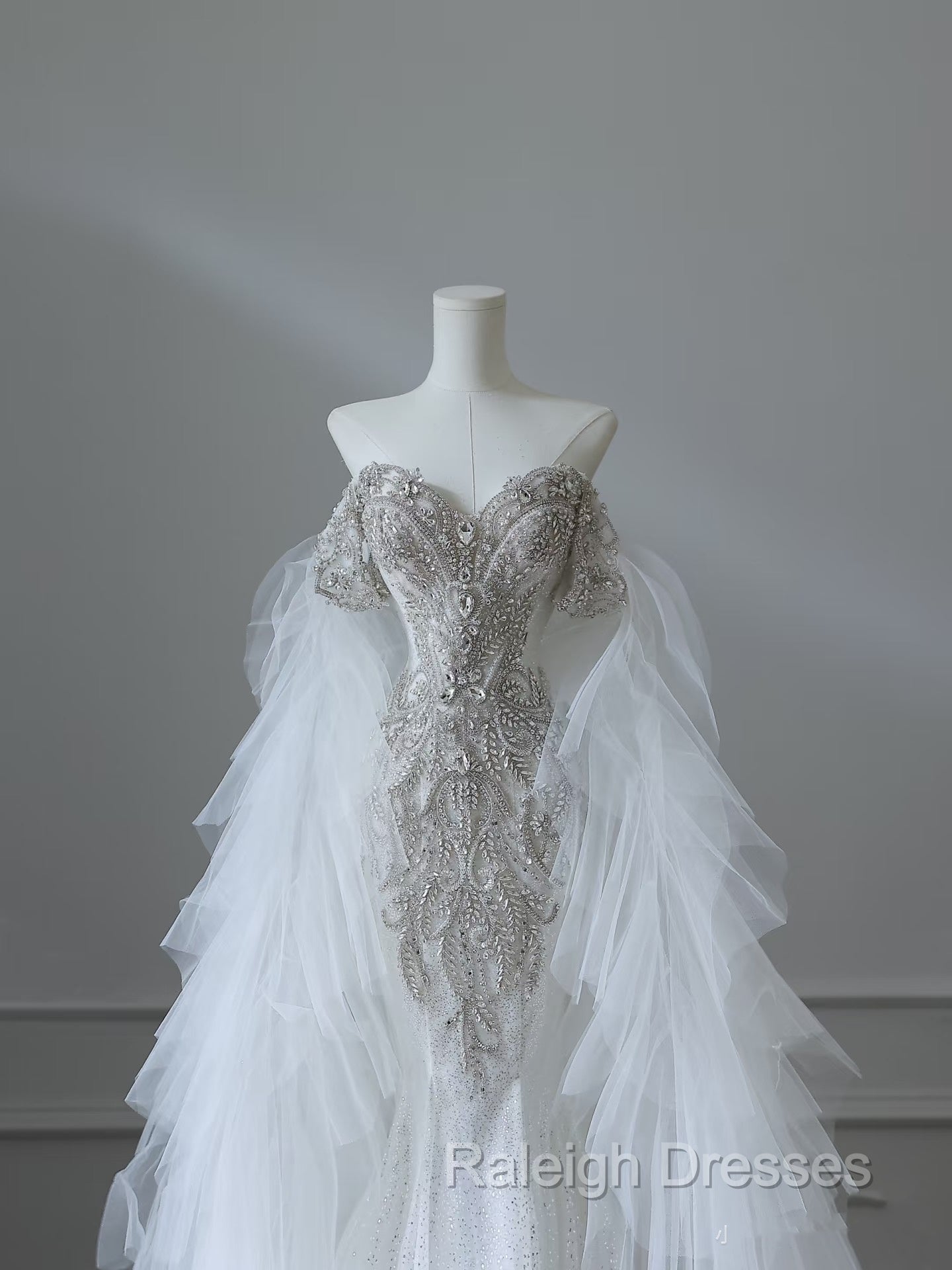 Modest Mermaid Off The Shoulder White Tulle Long Wedding Dress Brides Dresses