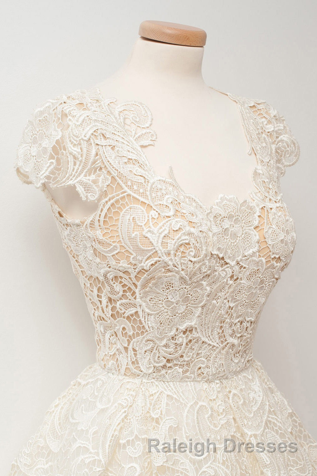 A Line Scoop Lace Short Prom Dress Cap Sleeves Homecoming Dress