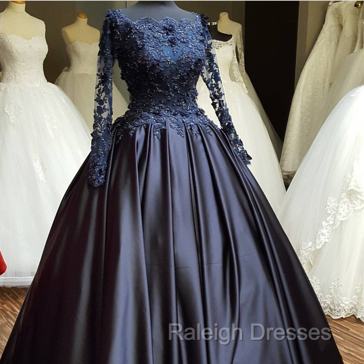 Navy Blue Long Sleeve Prom Dress Appliques Beaded Ball Gown