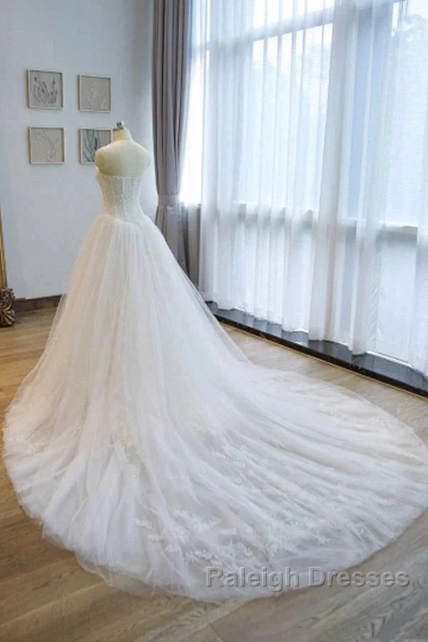 Noble Strapless Lace Decal Sheer Off Shoulder And Floor Length Floor Mopping Wedding Dress Secondary image