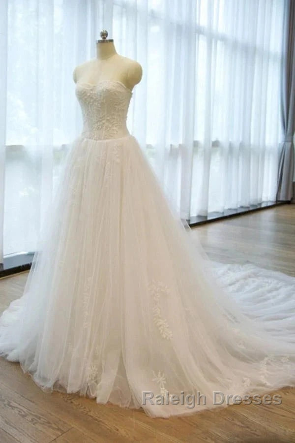 Noble Strapless Lace Decal Sheer Off Shoulder And Floor Length Floor Mopping Wedding Dresses